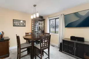 2016 Laura Ln, Chesterton, IN 46304 - Photo 7