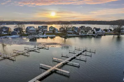 423 Outlook Cove Drive, La Porte, IN 46350 - Photo 3