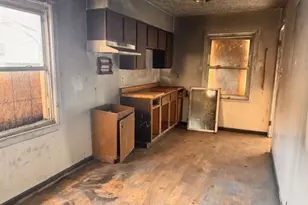 302 Lincoln St, Gary, IN 46402 - Photo 3