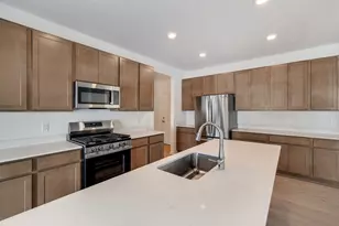 524 E 130th Pl, Crown Point, IN 46307 - Photo 9