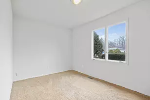 6277 Waite St, Merrillville, IN 46410 - Photo 7