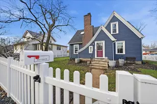 607 Oak St, Valparaiso, IN 46383 - Photo 1