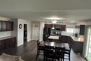 702 19th St SE, Demotte, IN 46310 - Photo 7