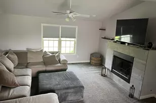 702 19th St SE, Demotte, IN 46310 - Photo 5