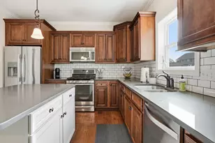 12826 Massachusetts St, Crown Point, IN 46307 - Photo 9