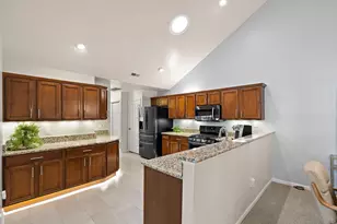 2304 Allison Cir, Valparaiso, IN 46383 - Photo 11