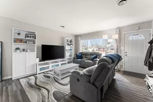 2908 W 38th Ave, Hobart, IN 46342 - Photo 5