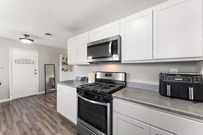 2908 W 38th Avenue, Hobart, IN 46342 - Photo 9