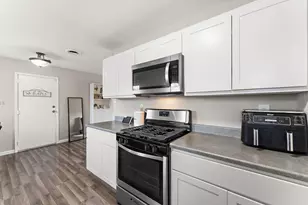 2908 W 38th Ave, Hobart, IN 46342 - Photo 9