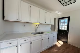 3036 Coral Dr, Hobart, IN 46342 - Photo 9