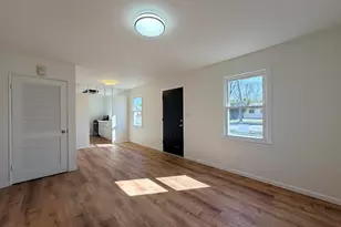 3036 Coral Dr, Hobart, IN 46342 - Photo 5