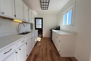 3036 Coral Dr, Hobart, IN 46342 - Photo 7