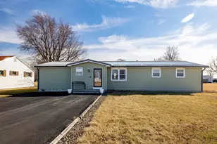 315 W Railroad St, Kentland, IN 47951 - Photo 1