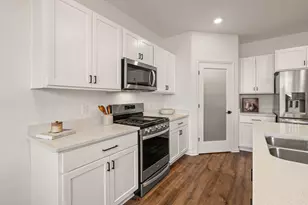 10550 Azalea Dr, Crown Point, IN 46307 - Photo 11