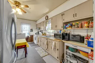 928 176th St, Hammond, IN 46324 - Photo 5