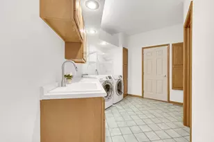 2102 Emmett Ct, Valparaiso, IN 46385 - Photo 15