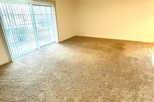 2741 Georgetowne Dr, Highland, IN 46322 - Photo 7