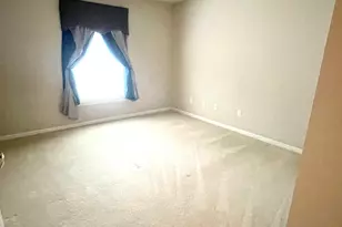 2741 Georgetowne Dr, Highland, IN 46322 - Photo 9