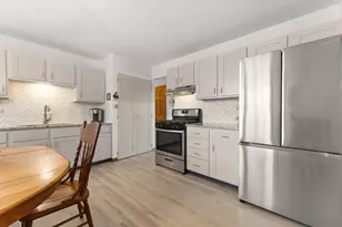 415 Sequoia Dr, Valparaiso, IN 46385 - Photo 9