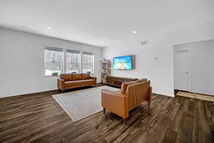 3910 Iron Gate Dr, Valparaiso, IN 46385 - Photo 9