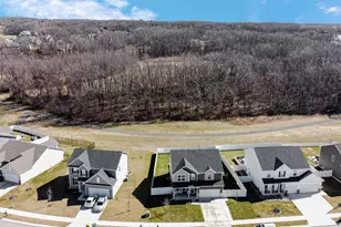 3910 Iron Gate Dr, Valparaiso, IN 46385 - Photo 3