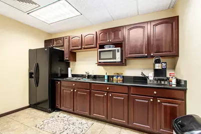 2624 W 81st Avenue, Merrillville, IN 46410 - Photo 9