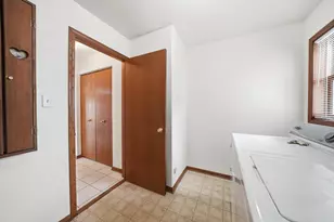 2697 W 85th Ave, Merrillville, IN 46410 - Photo 29