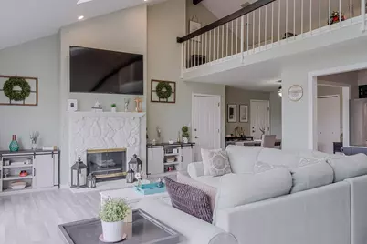 5065 Spinnaker Lane #E, Crown Point, IN 46307 - Photo 5