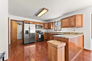 8690 Durbin Ln, Crown Point, IN 46307 - Photo 11