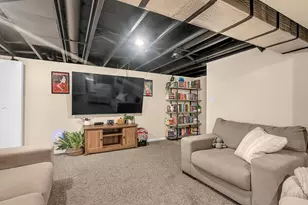 480 Grove Ave, Valparaiso, IN 46385 - Photo 17