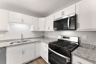 191 Mallard Pointe Dr, Valparaiso, IN 46385 - Photo 11