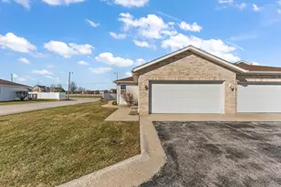 191 Mallard Pointe Dr, Valparaiso, IN 46385 - Photo 5