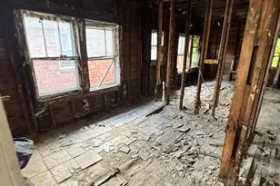 1072 Van Buren St, Gary, IN 46402 - Photo 7