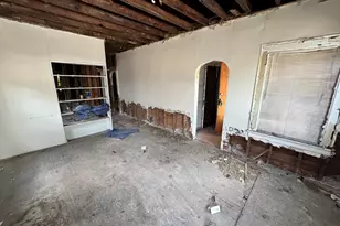 1072 Van Buren St, Gary, IN 46402 - Photo 9