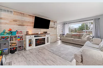 5109 W 154th Avenue, Lowell, IN 46356 - Photo 3