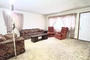 709 Porter St, Gary, IN 46406 - Photo 5