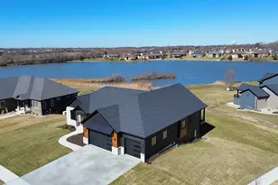 10102 Lakeview Dr, Saint John, IN 46373 - Photo 3