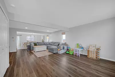 998 Ian Drive, Hobart, IN 46342 - Photo 5