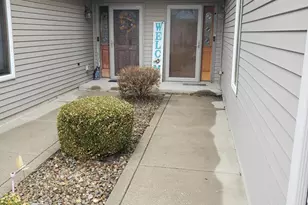 1763 Amber Dr, Hobart, IN 46342 - Photo 3