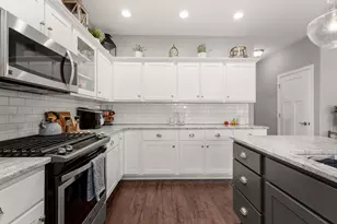 3805 Mandy Ct, Warsaw, IN 46582 - Photo 7