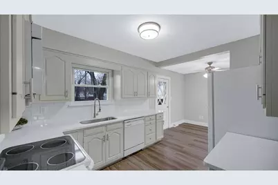 1066 W 10th Place, Hobart, IN 46342 - Photo 7