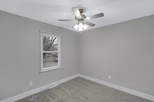 1066 W 10th Pl, Hobart, IN 46342 - Photo 13