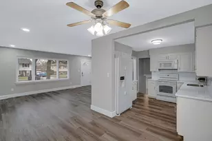 1066 W 10th Pl, Hobart, IN 46342 - Photo 5