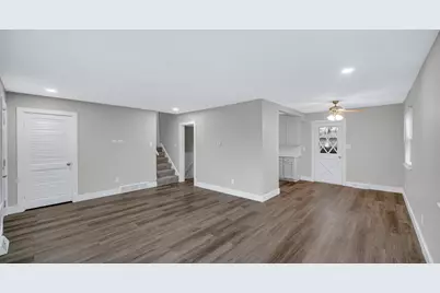 1066 W 10th Place, Hobart, IN 46342 - Photo 3