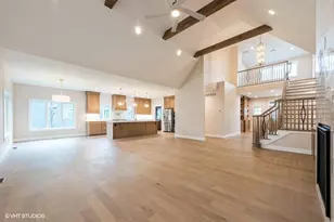 194 N Cricket Knoll Ct, Valparaiso, IN 46385 - Photo 5