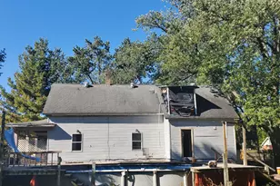 1621 W 10th St, Michigan City, IN 46360 - Photo 5