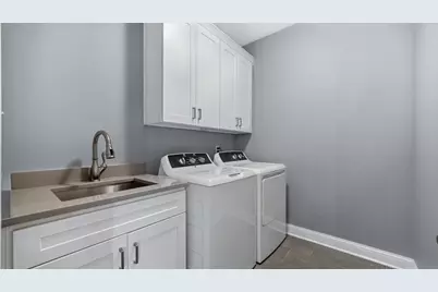 4901 Hyde Park Drive, Valparaiso, IN 46383 - Photo 17