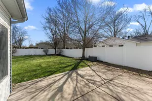 3700 Highland Cir, Valparaiso, IN 46383 - Photo 23