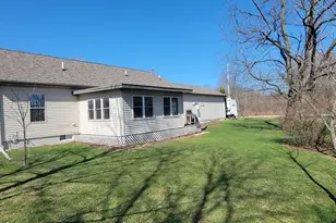 102 Mayfield Dr, Michigan City, IN 46360 - Photo 27
