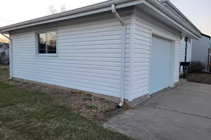 9420 Saric Dr, Highland, IN 46322 - Photo 3